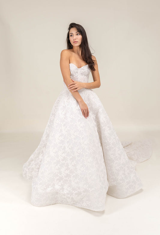 LOOK 11 Sweetheart bridal gown (Model WG2024-11)