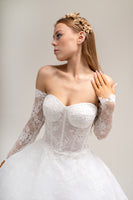 LOOK 13 Classic sweetheart neckline bridal gown (Model WG2024-13)