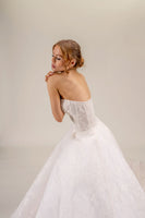 LOOK 17 Sweetheart neckline bridal gown (Model WG2024-17)