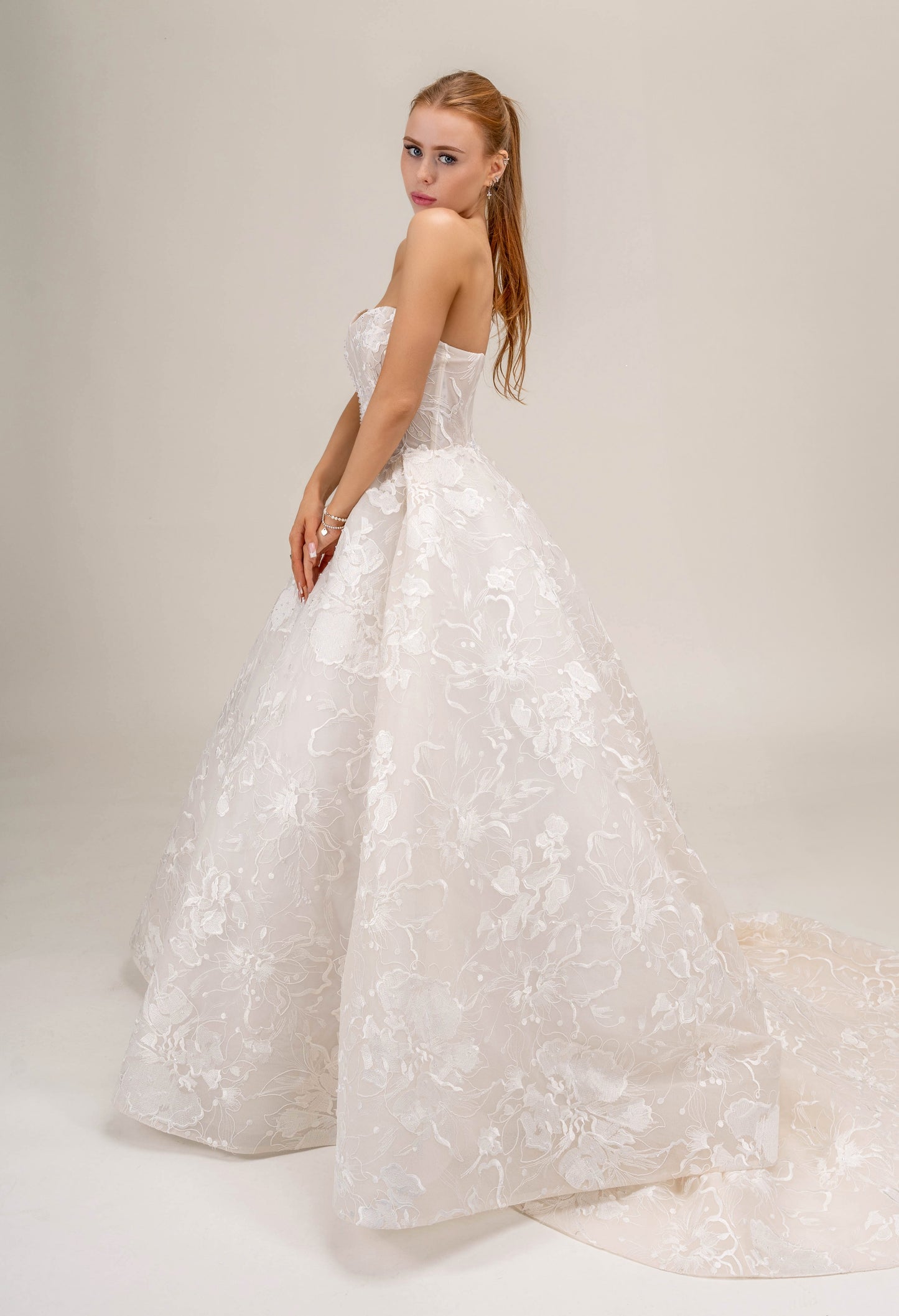 LOOK 14 Classic strapless sweetheart neckline embroidery bridal gown (Model WG2024-14)