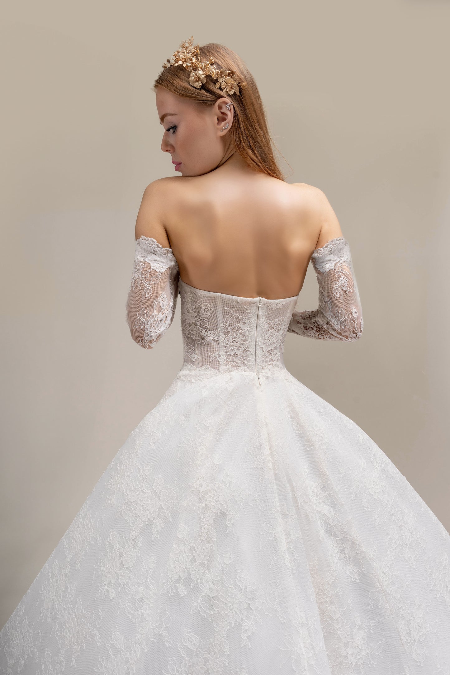 LOOK 13 Classic sweetheart neckline bridal gown (Model WG2024-13)