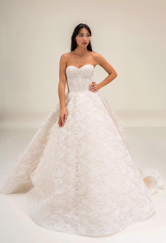 LOOK 1 Sweetheart bridal gown (Model WG2024-01)