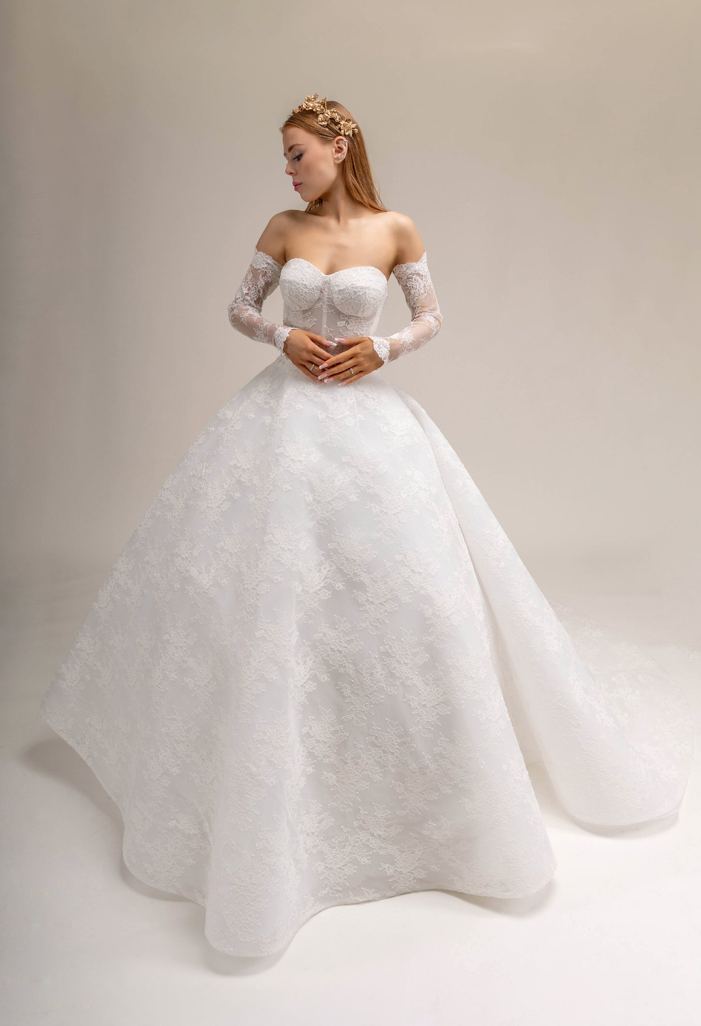 LOOK 13 Classic sweetheart neckline bridal gown (Model WG2024-13)