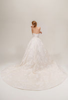 LOOK 14 Classic strapless sweetheart neckline embroidery bridal gown (Model WG2024-14)