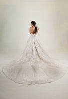 LOOK 18 Straight neckline bridal gown  (Model WG2024-18)